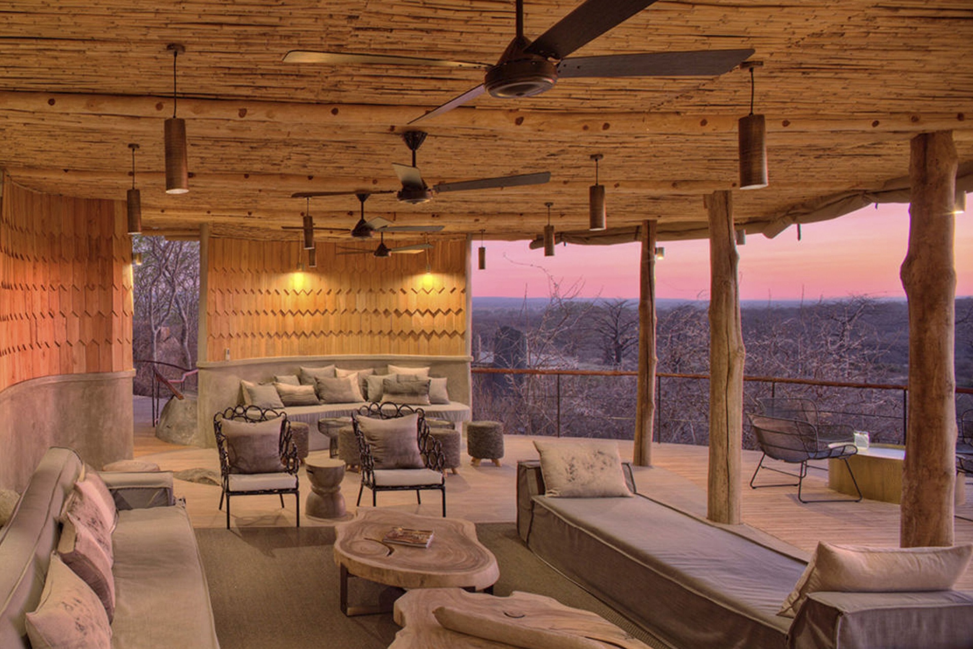 Arrival & Lounge