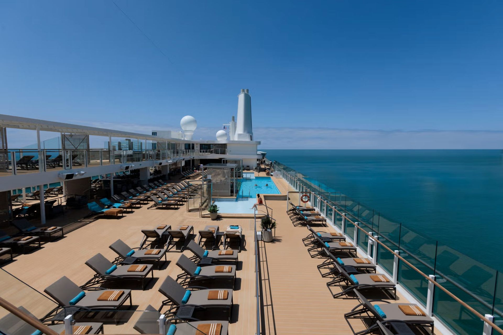 Silver Ray — Pool Deck