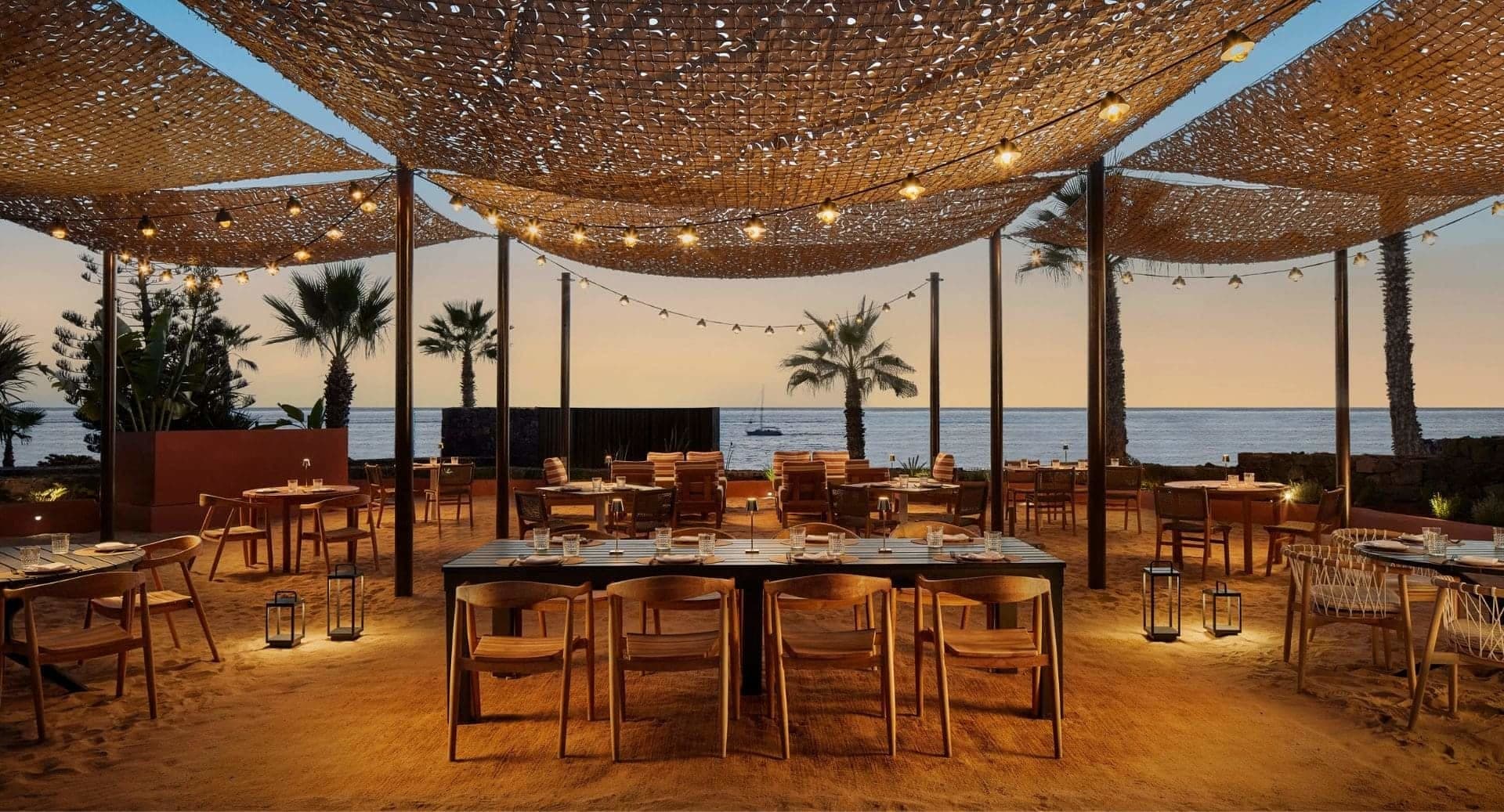 Restaurants & Bars