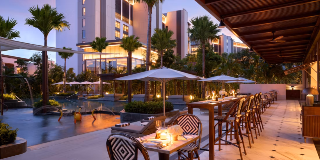 Pool Bar
