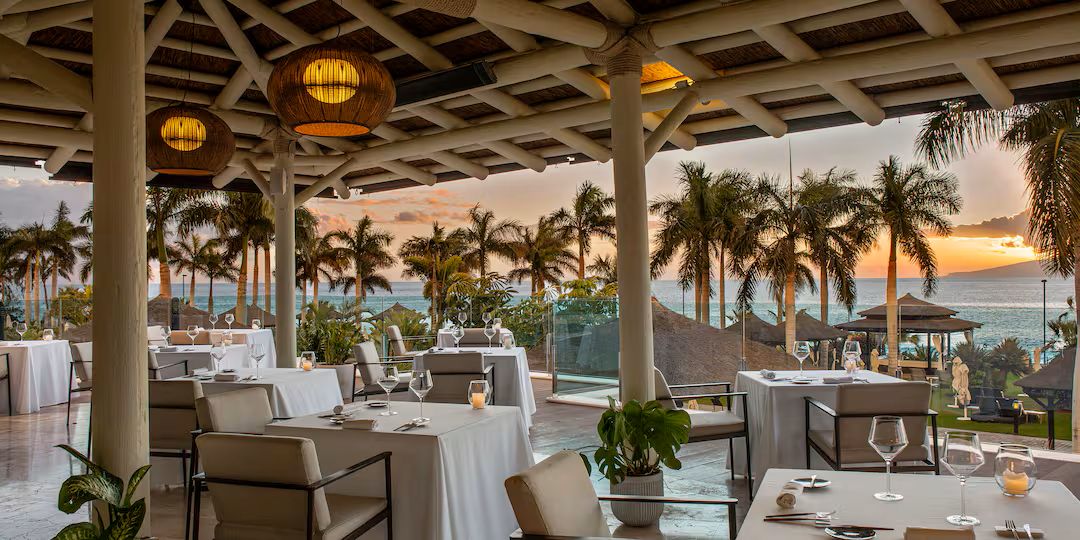 Restaurants & Bars