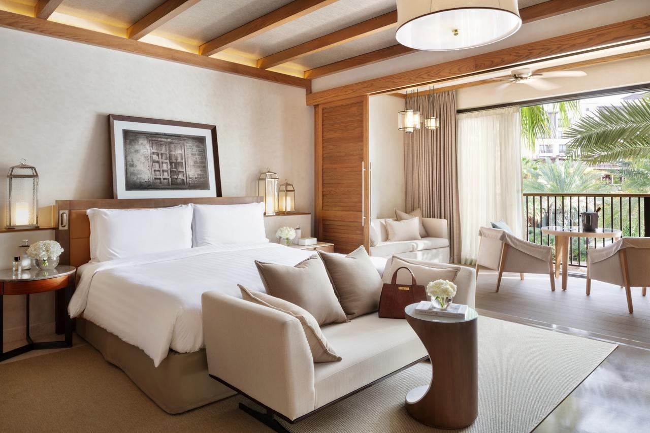 The Rooms & Suites