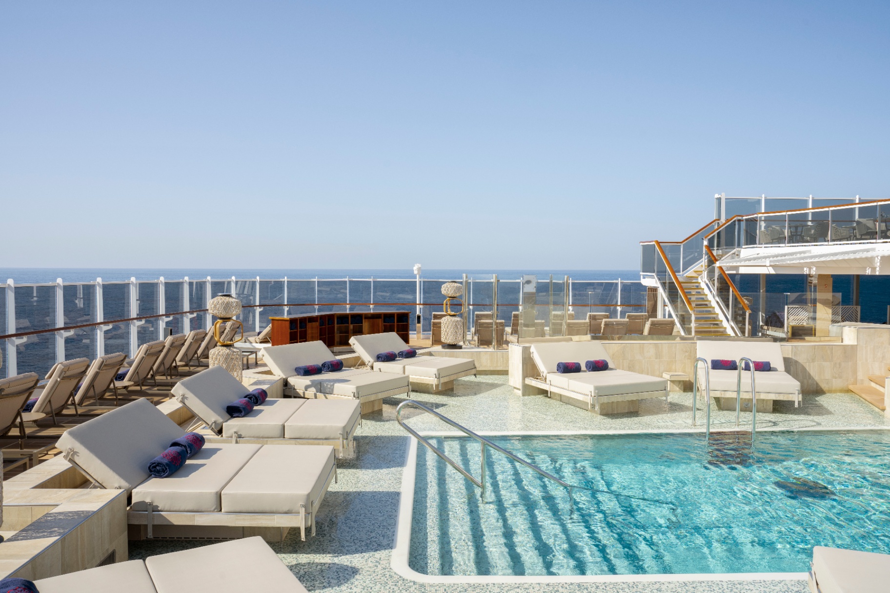 EXPLORA I — Atoll Pool