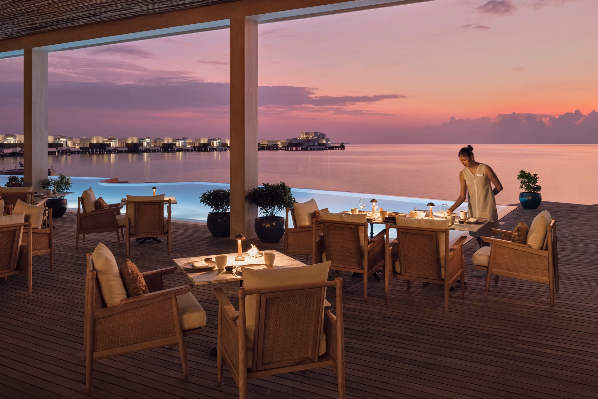 Restaurants & Bars