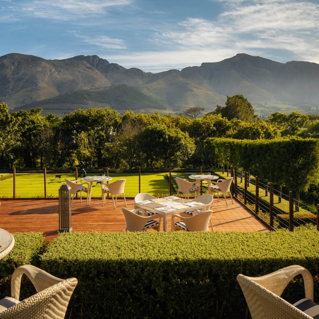 Outdoor Dining Deck