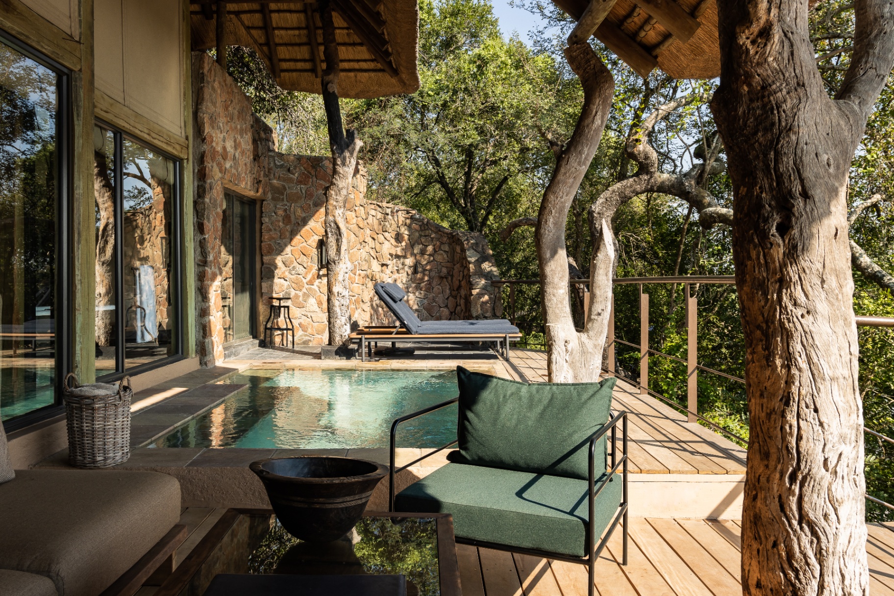 Suite Deck & Pool