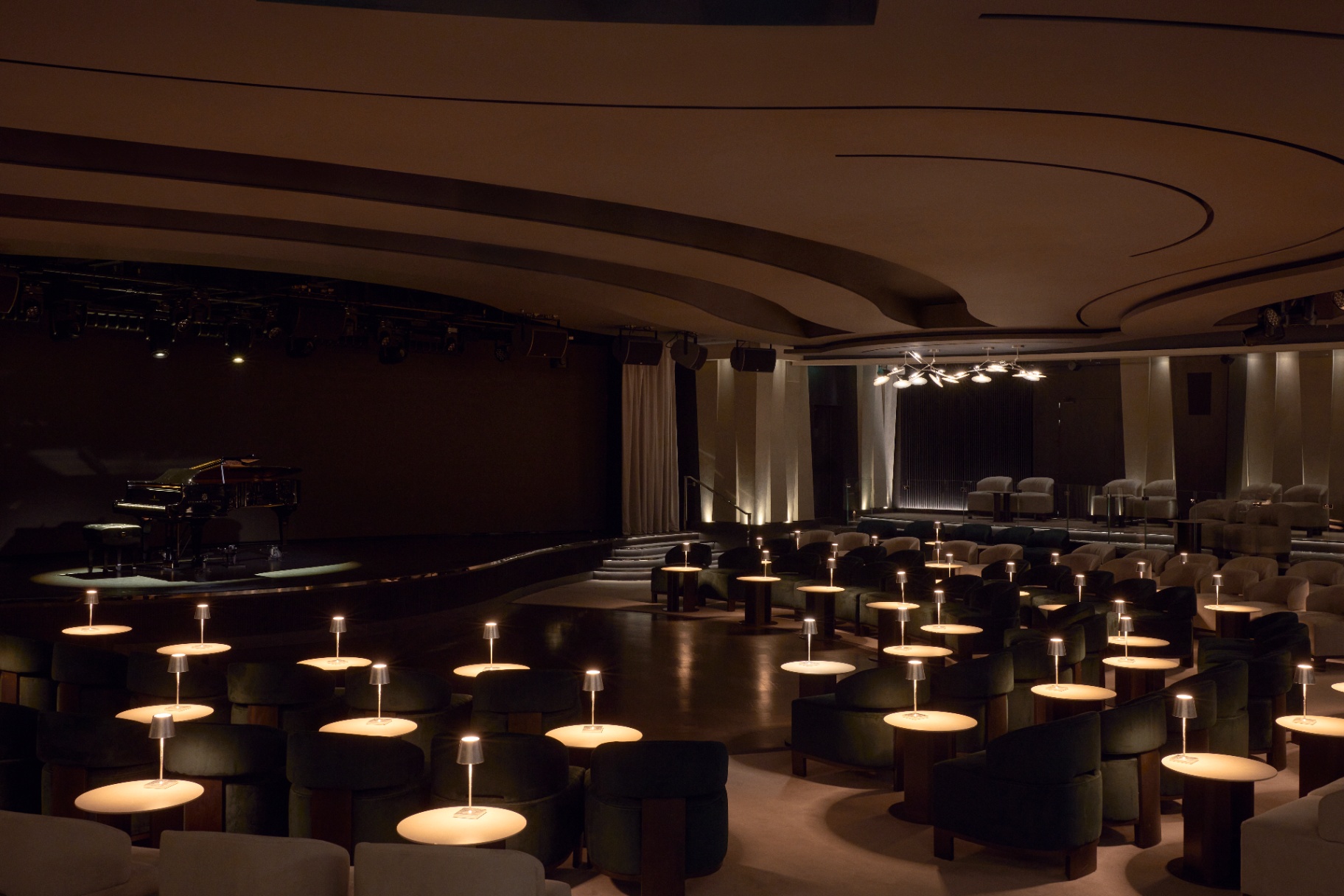 EXPLORA II — Journeys Lounge