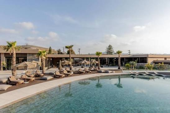 Pnoé Breathing Life Boutique Hotel