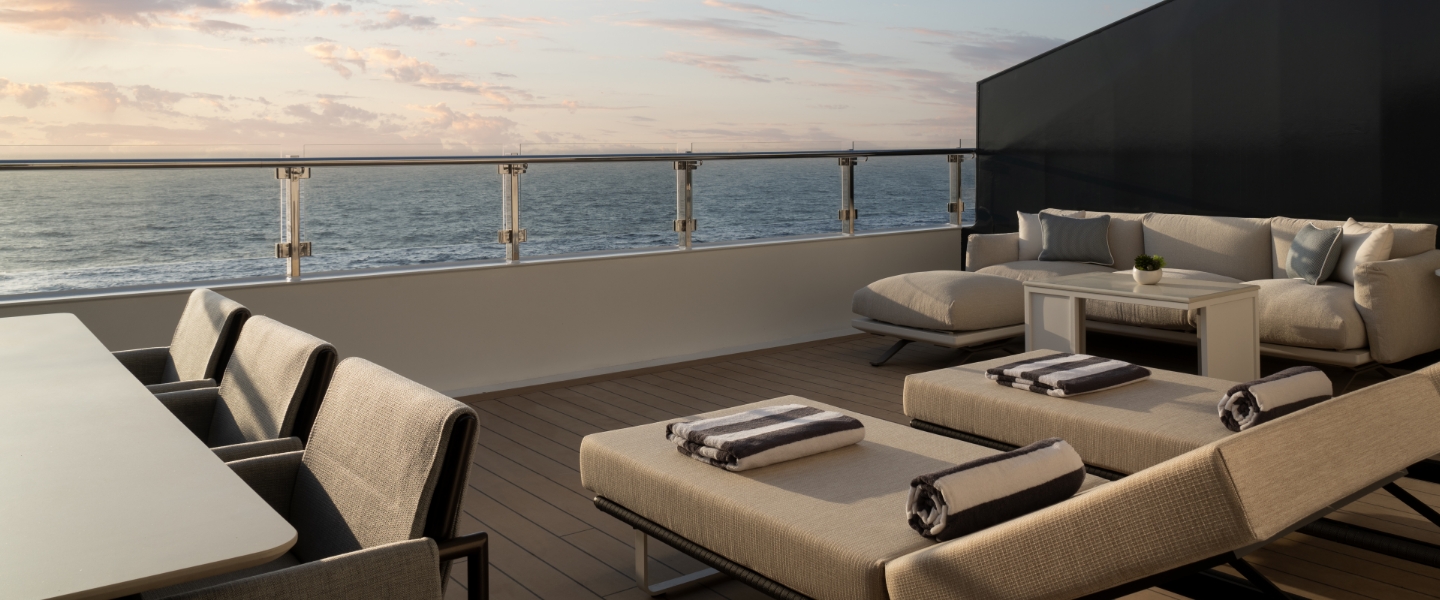 Evrima — Suite Balcony