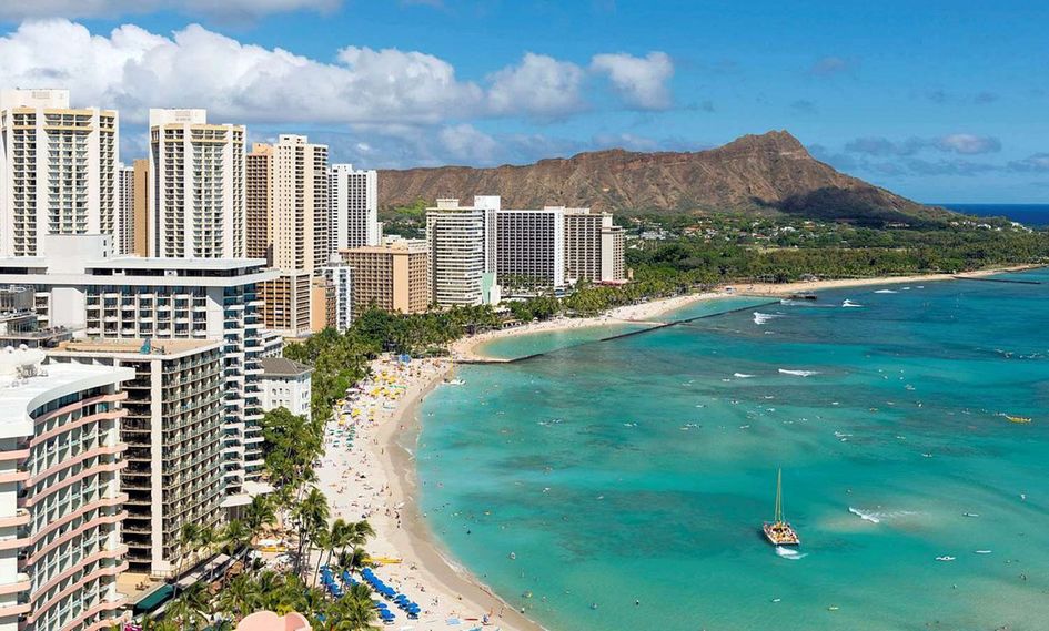 Hyatt Regency Waikiki Beach Resort luxury hotel
