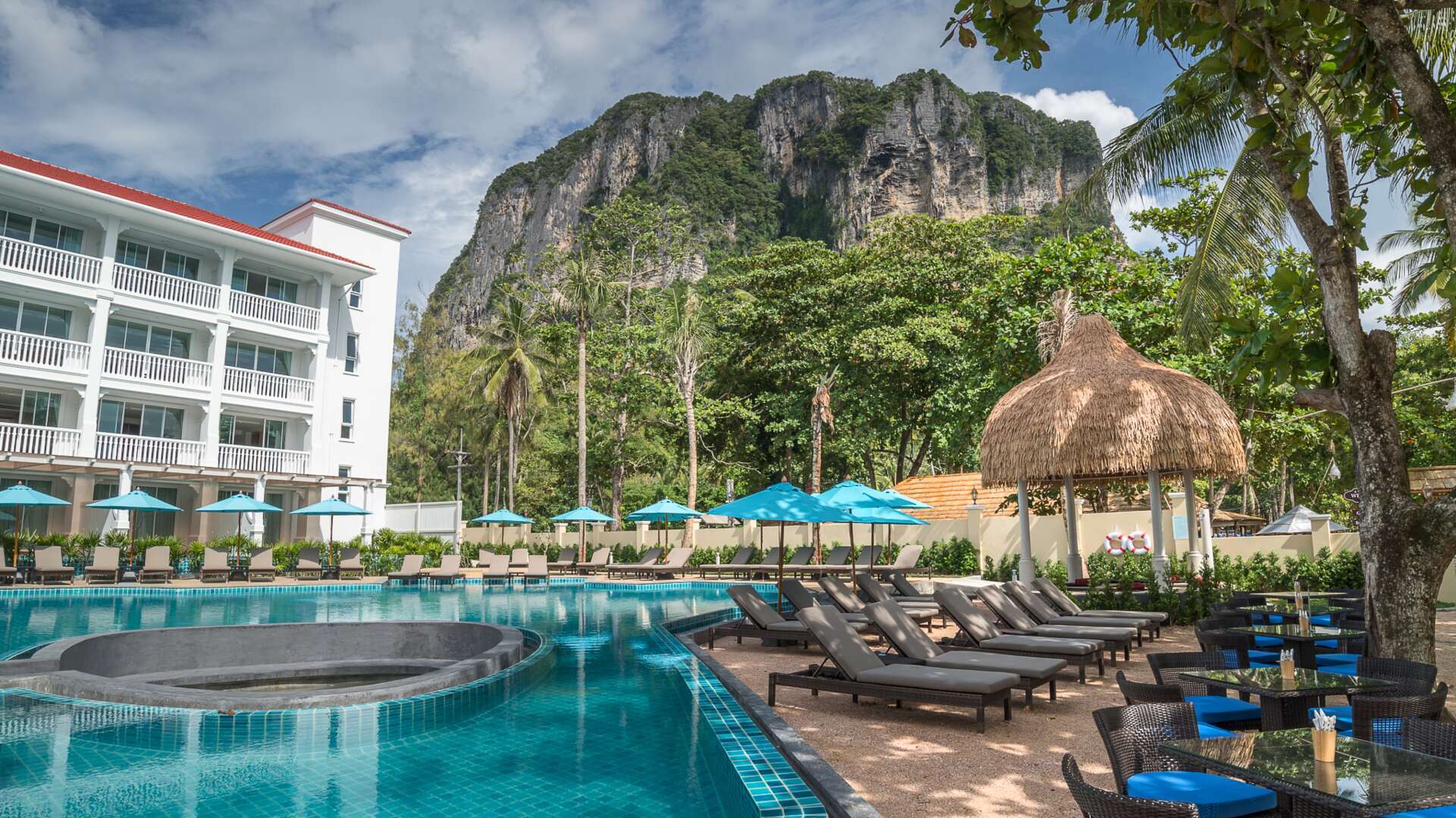 Centara Ao Nang Beach Resort & Spa Krabi luxury hotel