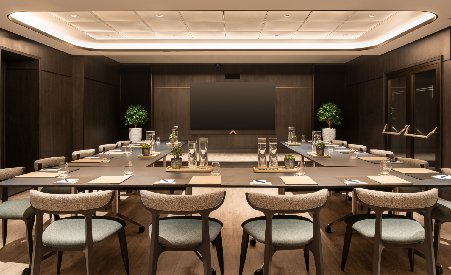 Evrima — Meeting Room