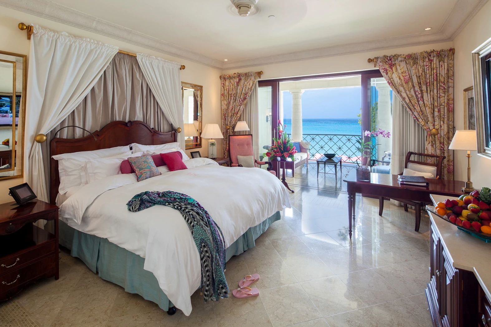 Rooms & Suites