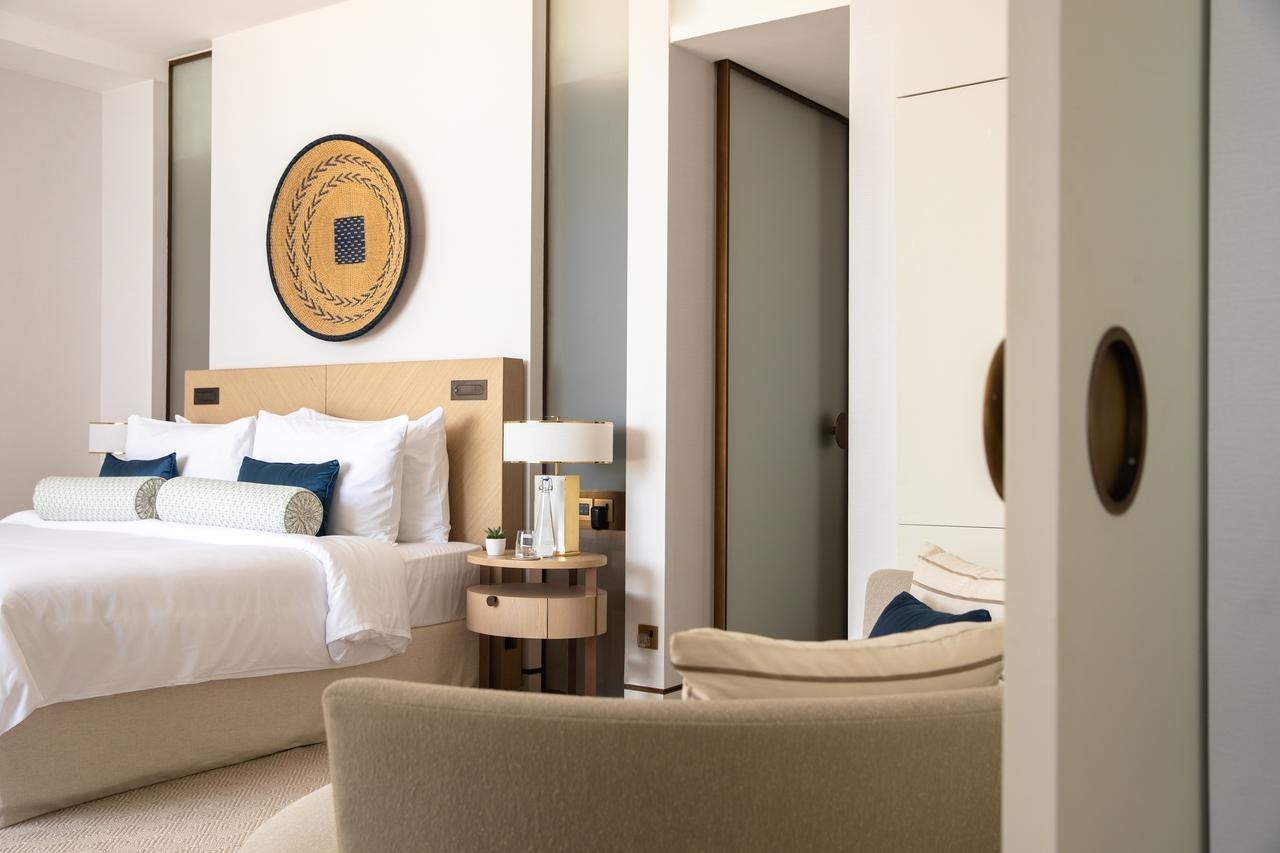 Rooms & Suites