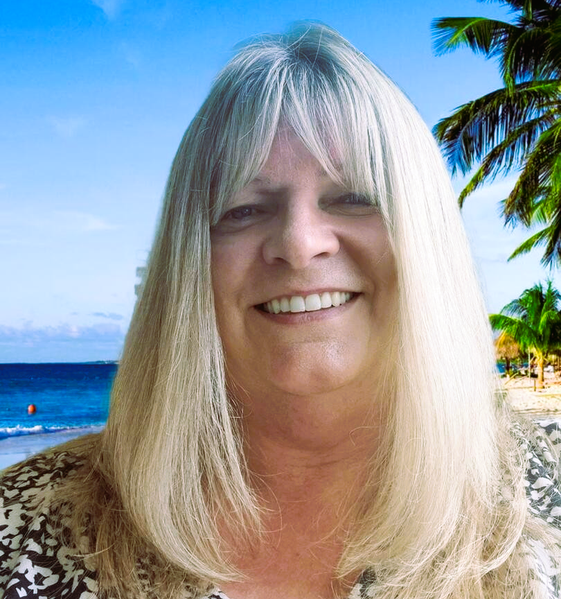Julie Petvin, Travel Associate